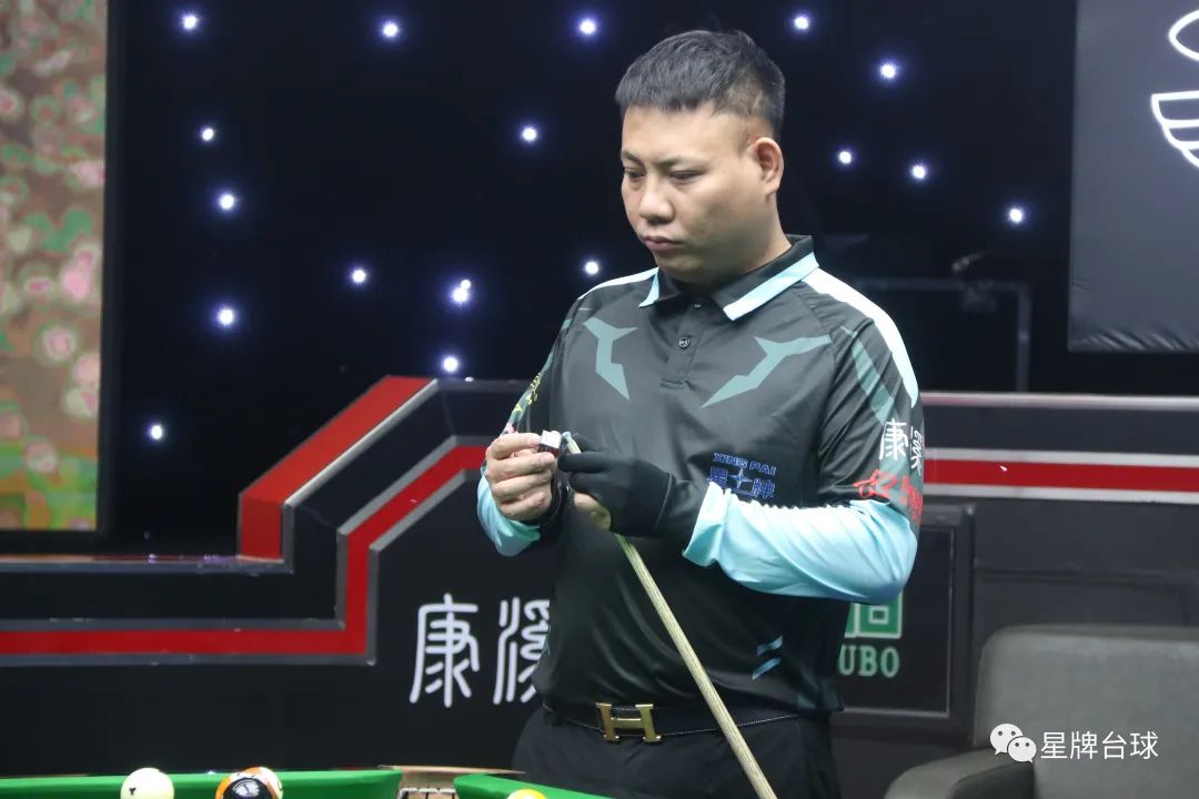 己的跑步装 己的跑步装