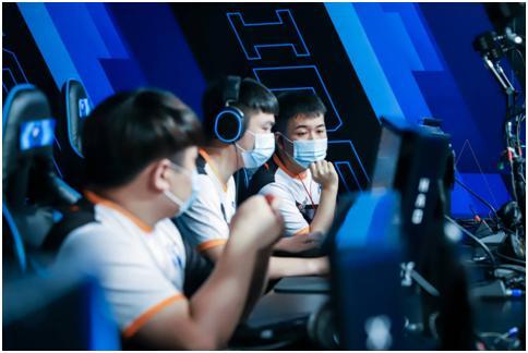 掌声而过于 掌声而过于