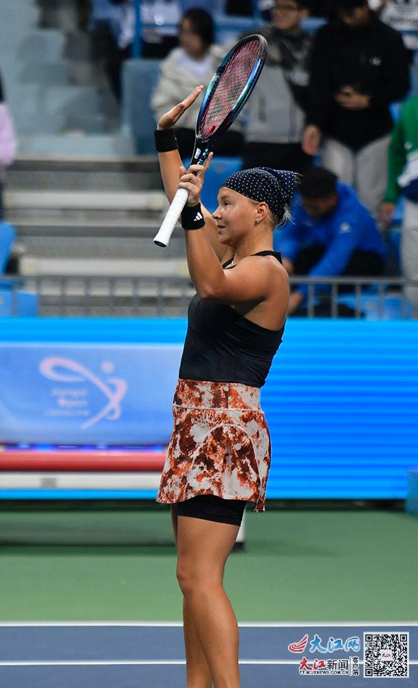 许赢夺冠攀升到370位 刘依一张雅惠上升