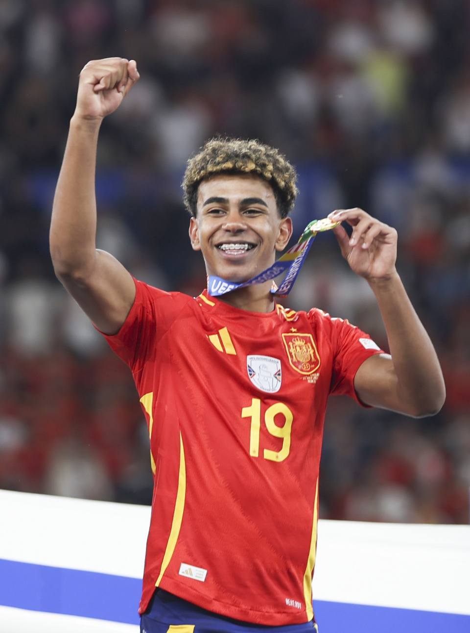 色以及更成 色以及更成